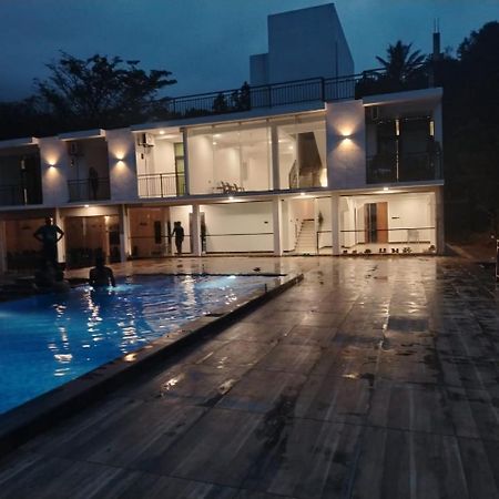 Crystal Riverston Deck Matale Bagian luar foto