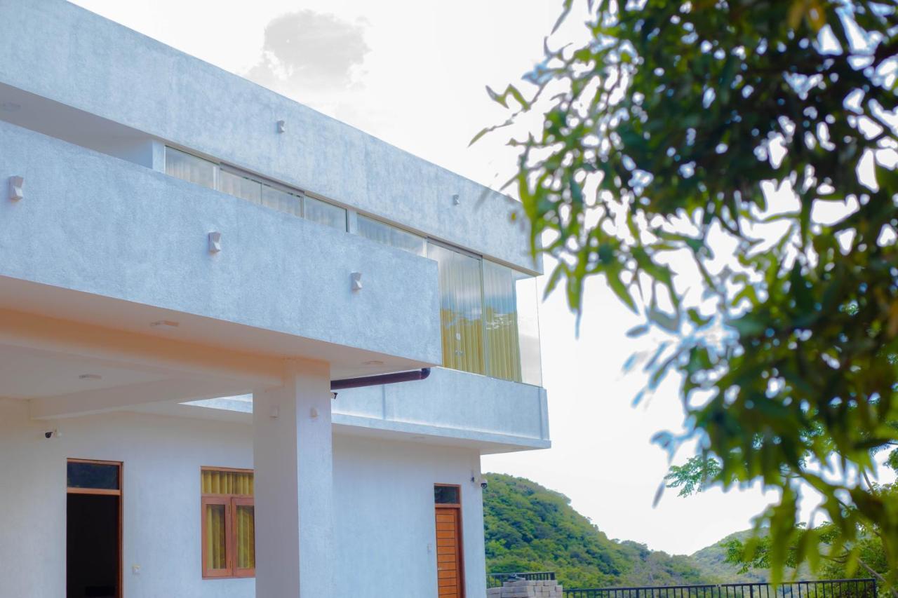 Crystal Riverston Deck Matale Bagian luar foto
