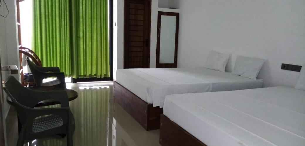 Crystal Riverston Deck Matale Bagian luar foto